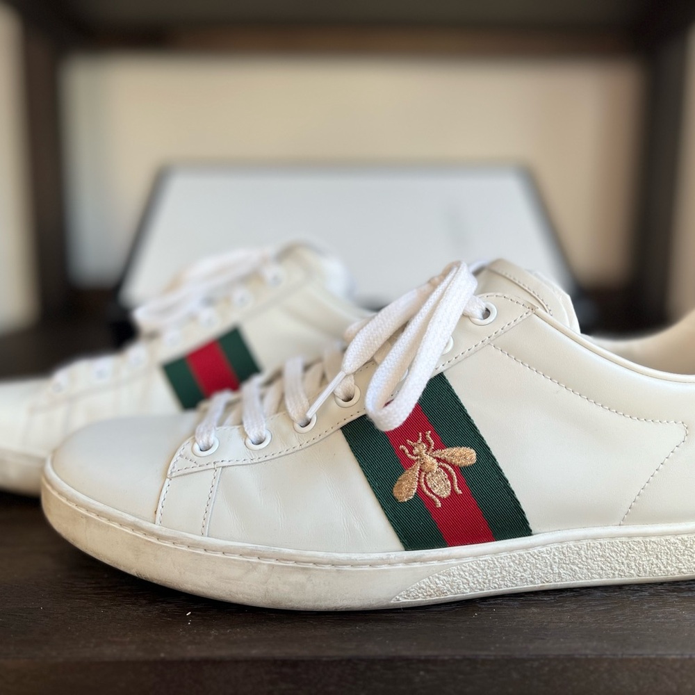 Gucci WOMEN'S ACE SNEAKER WITH BEE - Picture 8 of 14